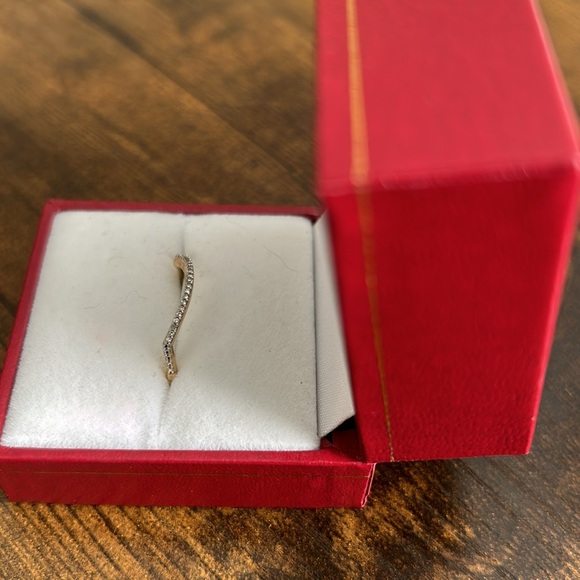 Diamond 10K Gold Ring - EUC - Picture 4 of 14